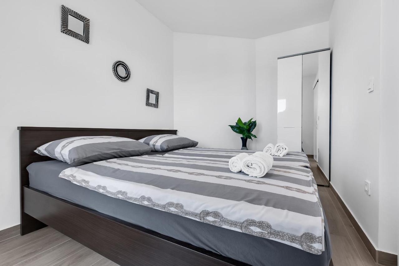 Apartment Navis, Sea View Makarska Bagian luar foto