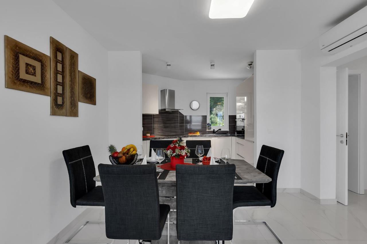Apartment Navis, Sea View Makarska Bagian luar foto